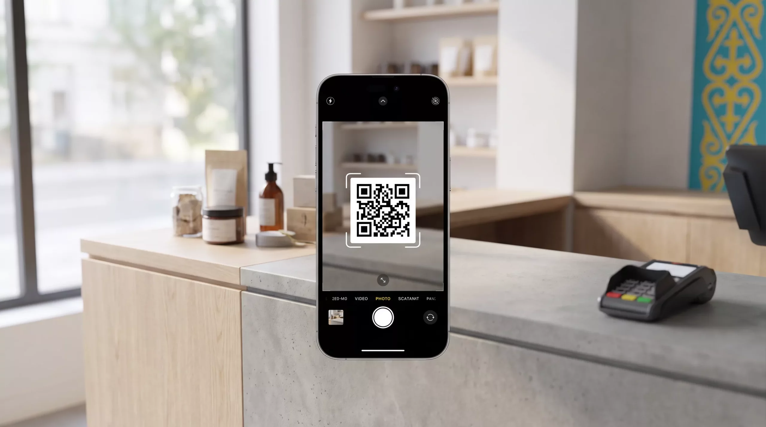 Единый QR платежи на кассе магазина в Казахстане через приложение банка